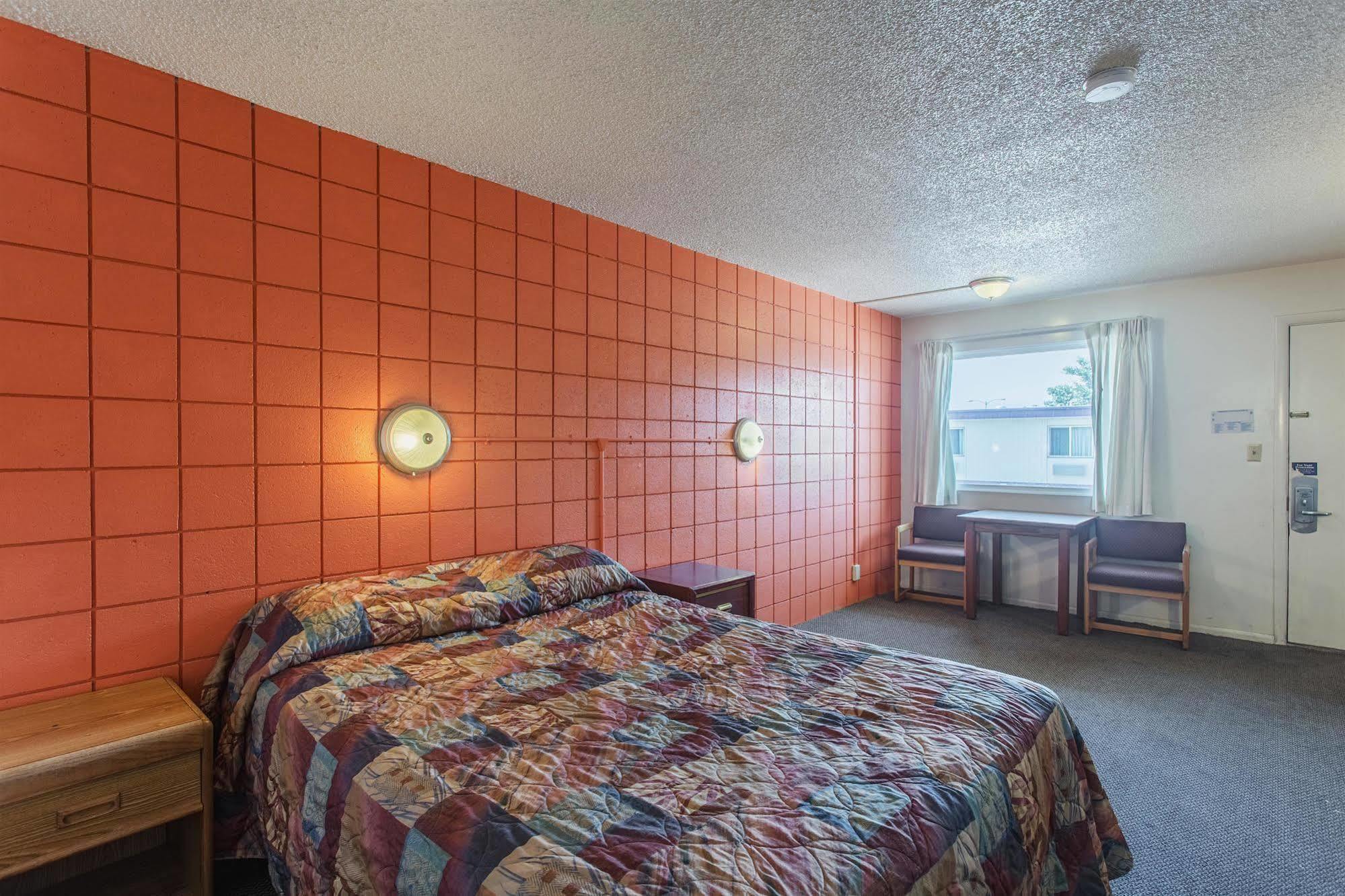 Budget Inn Missoula East Bagian luar foto