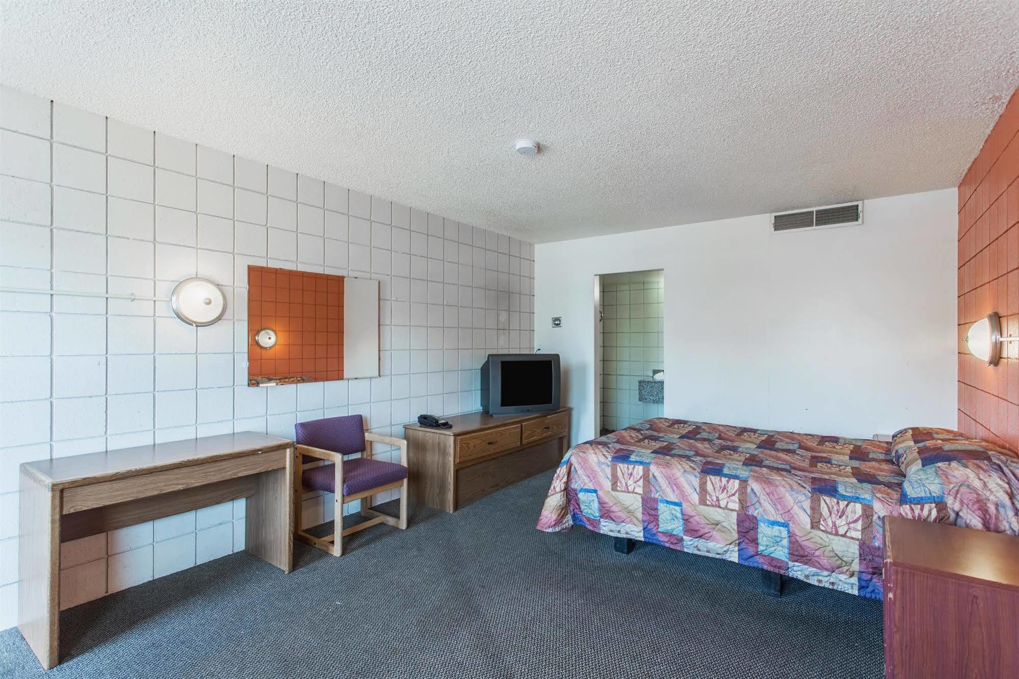 Budget Inn Missoula East Bagian luar foto