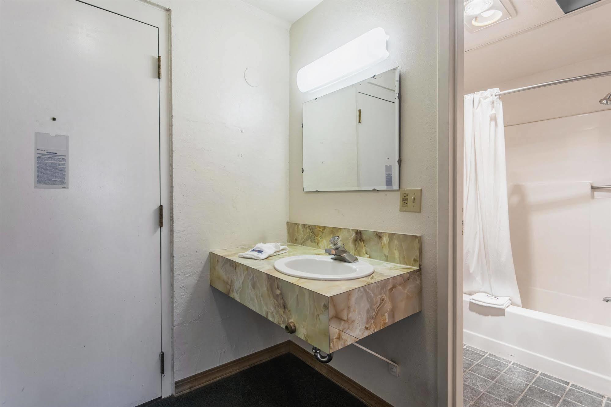 Budget Inn Missoula East Bagian luar foto